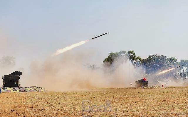 Боевые машины Type 81 во время стрельбы в 2014 году в рамках военных учений Anawyahtar.