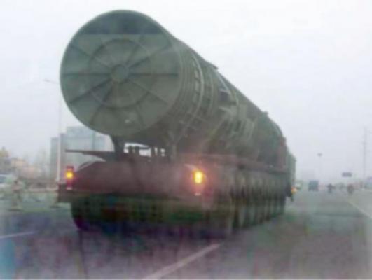 Предположительно китайская МБР DF-41. Источник: blog.huanqiu.com